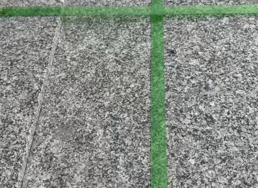 芝麻黑墓碑石